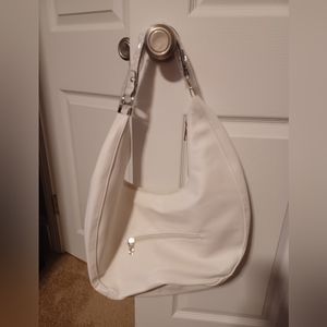 What pocket book shoulder bag